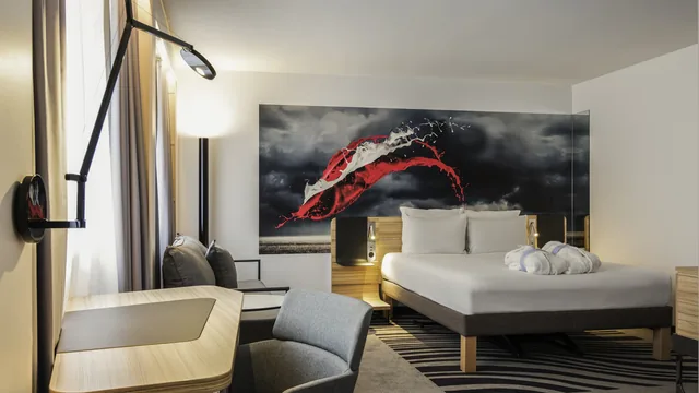 Baymont by Wyndham Arlington at Six Flags Dr photo 7