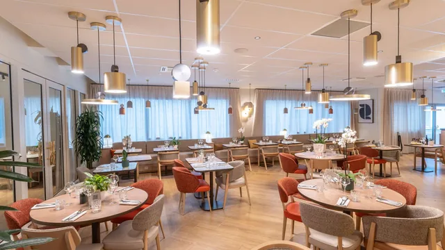 Bohemian Hotel Celebration Autograph Collection photo 3