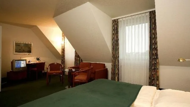 Hotel Dresden Heide photo 1