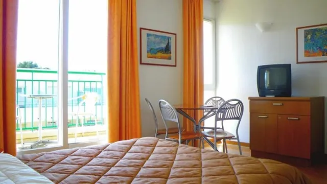 Inter Hotel Sea Side Park Residence Antibes photo 2