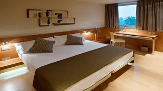 Universal Hotel Residencia Granada