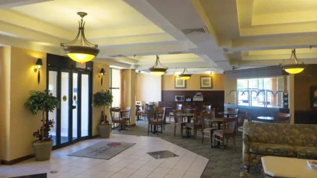 Jameson Suites Arlington Heights photo 2