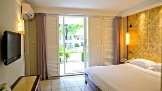 Palm Beach Resort & Spa Hotel Sanya