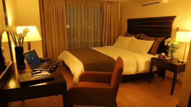 BSA Twin Tower Manila Hotel photo 2