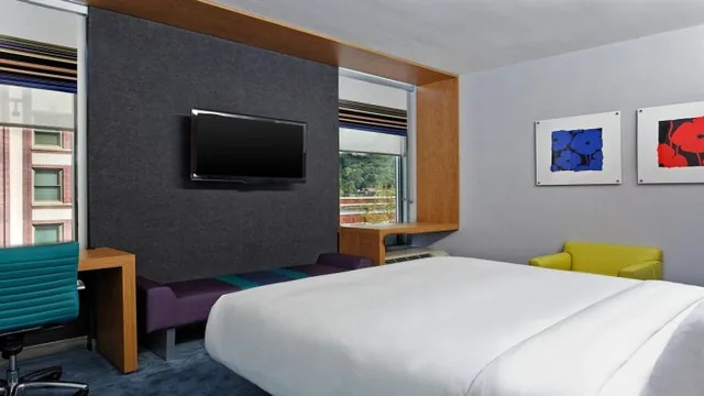 Aloft Asheville Downtown Hotel photo 2