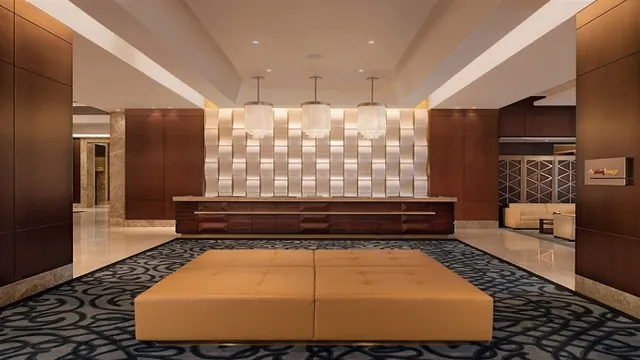 Crimson Hotel Filinvest City Manila Alabang photo 2