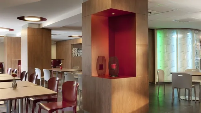 Campanile Bordeaux Centre - Gare Saint Jean Hotel photo 2