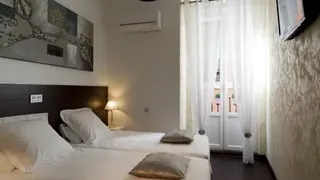 Hostal Thc Latina Madrid