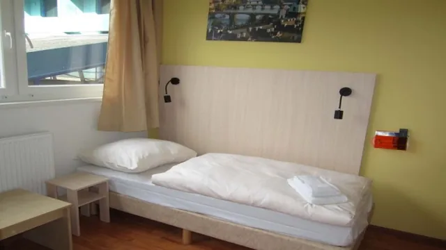 AandO Prague Metro Strizkov photo 3