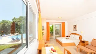 Colonides Beach Hotel