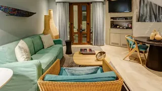 Days Inn & Suites by Wyndham Albany