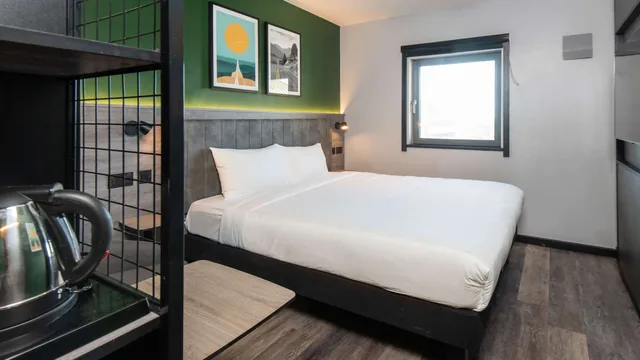 Ibis Styles London Gatwick Airport photo 8