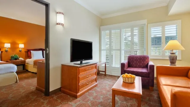 Desert Palms Hotel & Suites Anaheim photo 2