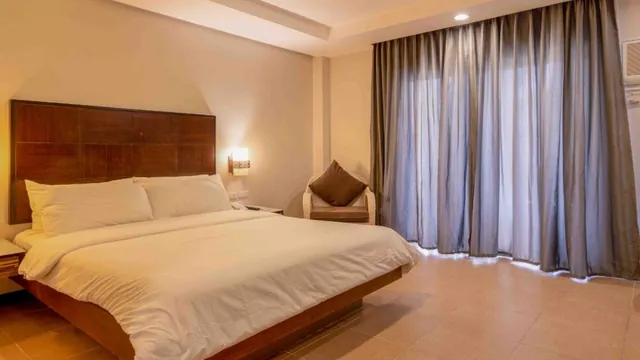 MO2 Westown Lagoon photo 3