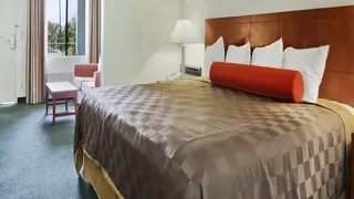 Castle Inn & Suites Anaheim