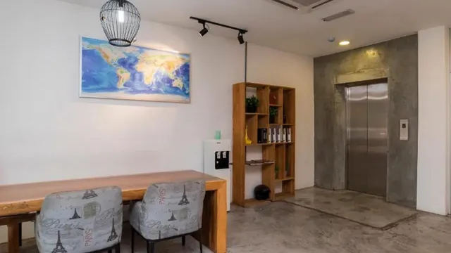 Big Big Hotel photo 3