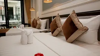 Galliot Central Hotel