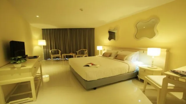 Andaman Embrace Resort & Spa Patong Phuket photo 1