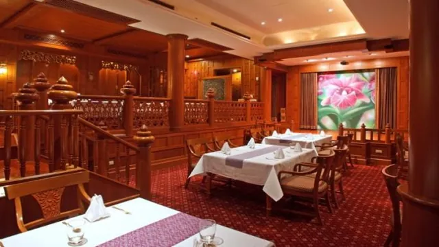 Shangri-La Hotel Surabaya photo 3