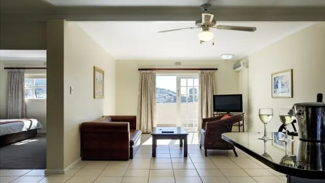 Plaza Hotel Surabaya photo 2