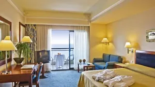 Four Seasons Hotel Shanghai