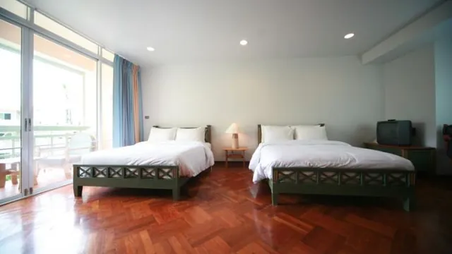 Chom View Hotel Hua Hin photo 2