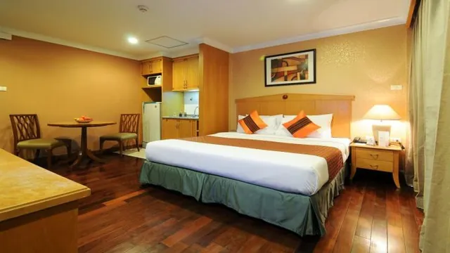 Admiral Suites Bangkok photo 2