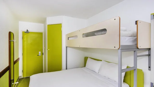 Days Hotel by Wyndham Wenyi Anhui photo 4