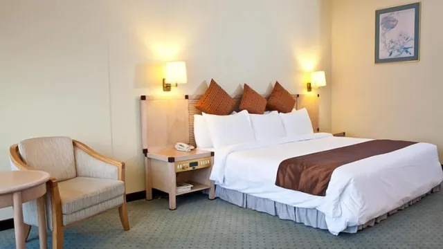 Cambodiana Hotel Phnom Penh photo 1