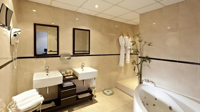 Best Western Mondial Hotel Cannes photo 3