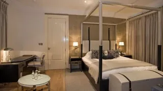 Parador De Caceres Hotel