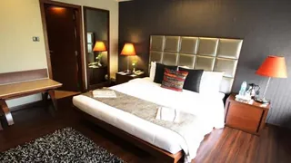 Hilton Dubai Creek Hotel