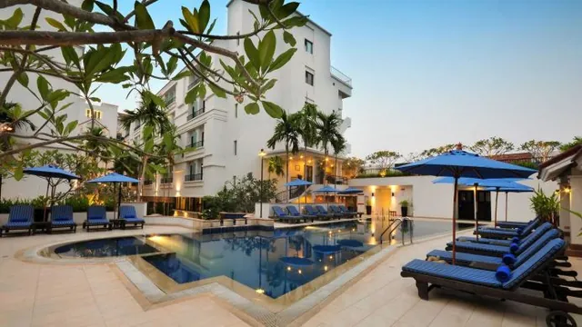 Sheraton Maldives Full Moon Beach Resort & Spa photo 1