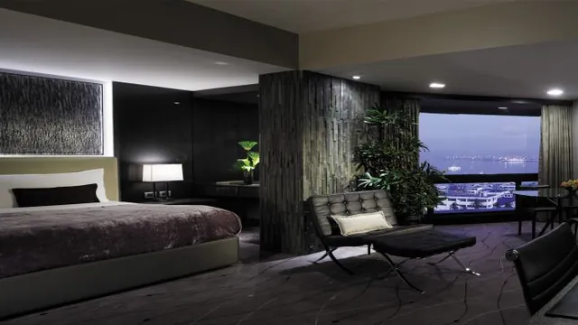 Traders Hotel Manila photo 2