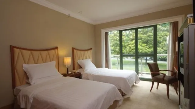 Waterfront Cebu City Hotel & photo 2