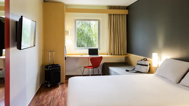 Ibis Monterrey Valle photo 2