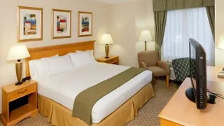 Holiday Inn Express Nearest Universal Orlando