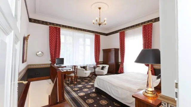 Deutscher Kaiser Hotel Lichtental photo 3