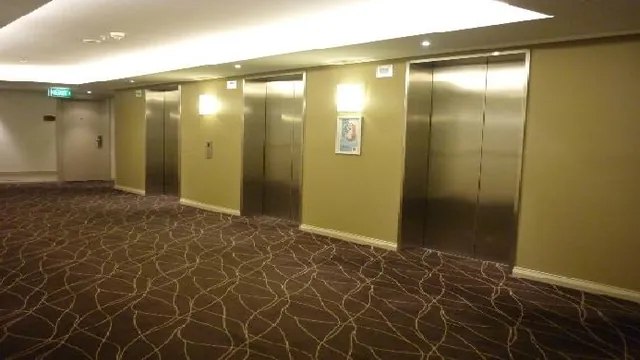 La Quinta Inn & Suites by Wyndham Appleton College Avenue photo 2