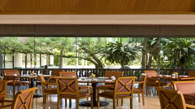 Sheraton Surabaya Hotel & Towers photo 1