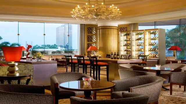 Sheraton Surabaya Hotel & Towers photo 3