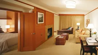 Best Western Plus Carlton Suites Birmingham Hotel