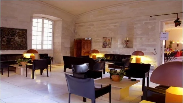 Days Inn by Wyndham Zhuhai Gongbei Port photo 1