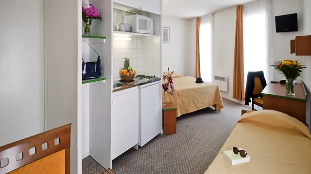 Adagio Access La Defense Place Charras Courbevoie Hotel photo 2