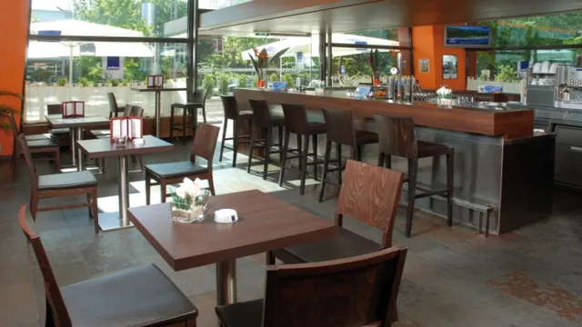 Ramada by Wyndham Dubai Deira photo 1