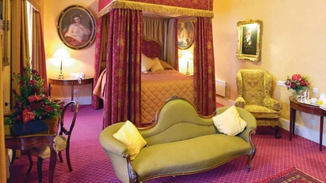 Ramada Hotel & Suites by Wyndham Izmir Kemalpasa photo 3