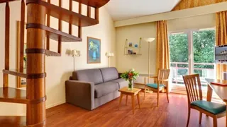 Super 8 Hotel by Wyndham Chang Bai Shan Fu Song Shang Ye Jie