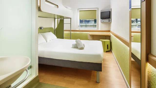 Super 8 by Wyndham Beijing Gu Lou photo 6