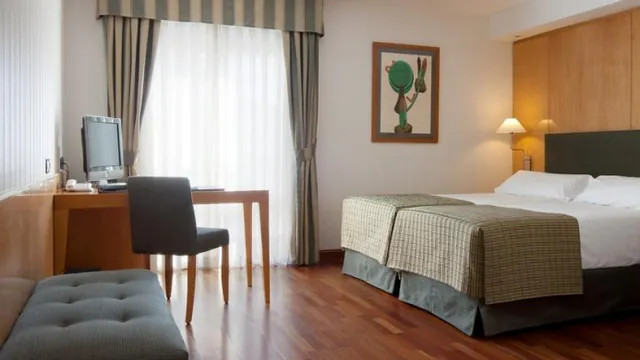 Super 8 by Wyndham Enshi Railway Station Zhanqian Square photo 1