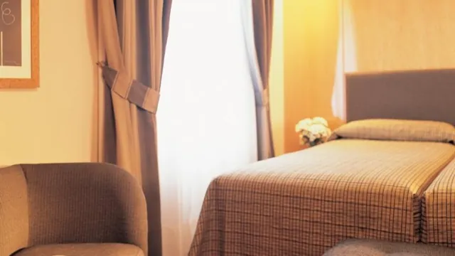 Super 8 by Wyndham Enshi Railway Station Zhanqian Square photo 3